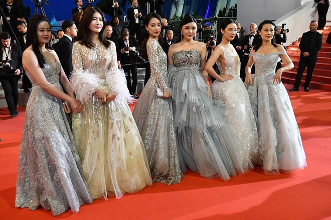 Dịch vụ buôn bán suất vé tham dự LHP Cannes trên Taobao với chi phí "khủng" ro ri bang gia ve tham du lhp cannes tren taobao voi chi phi khung