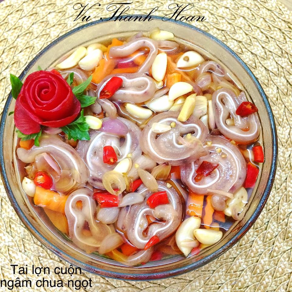 mon ngon de lam tai heo ngam chua ngot dau xao trang trung
