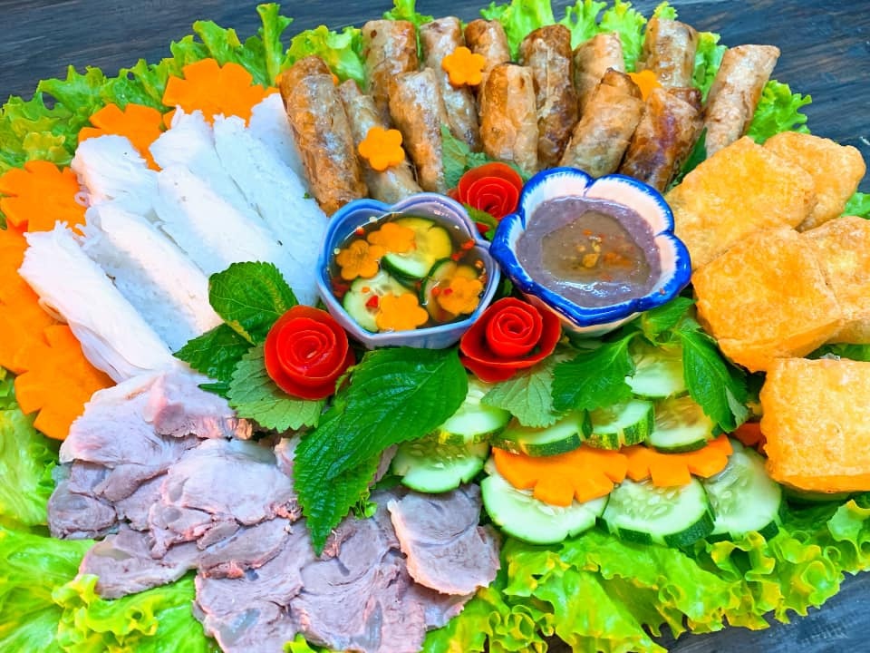 Món ngon dễ làm: Bún đậu mắm tôm ăn kèm nem rán, thịt luộc mon ngon de lam bun dau mam tom an kem nem ran thit luoc