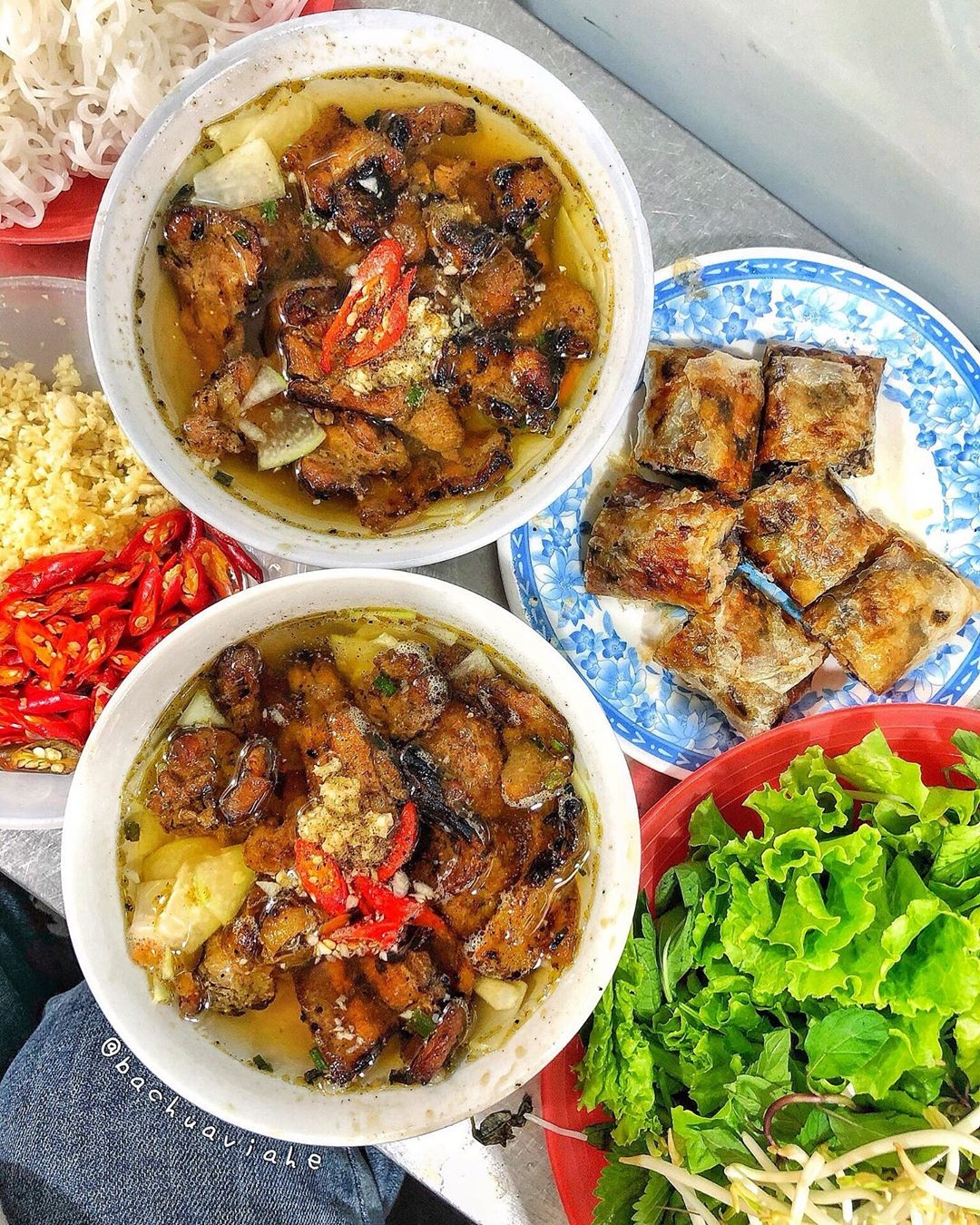 Phở, bún chả và 6 món ngon Hà Nội được báo Pháp ca ngợi pho bun cha va 6 mon ngon ha noi duoc bao phap ca ngoi