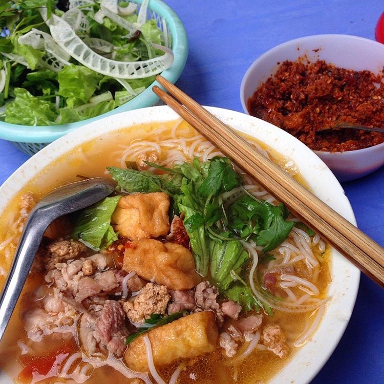 Phở, bún chả và 6 món ngon Hà Nội được báo Pháp ca ngợi pho bun cha va 6 mon ngon ha noi duoc bao phap ca ngoi