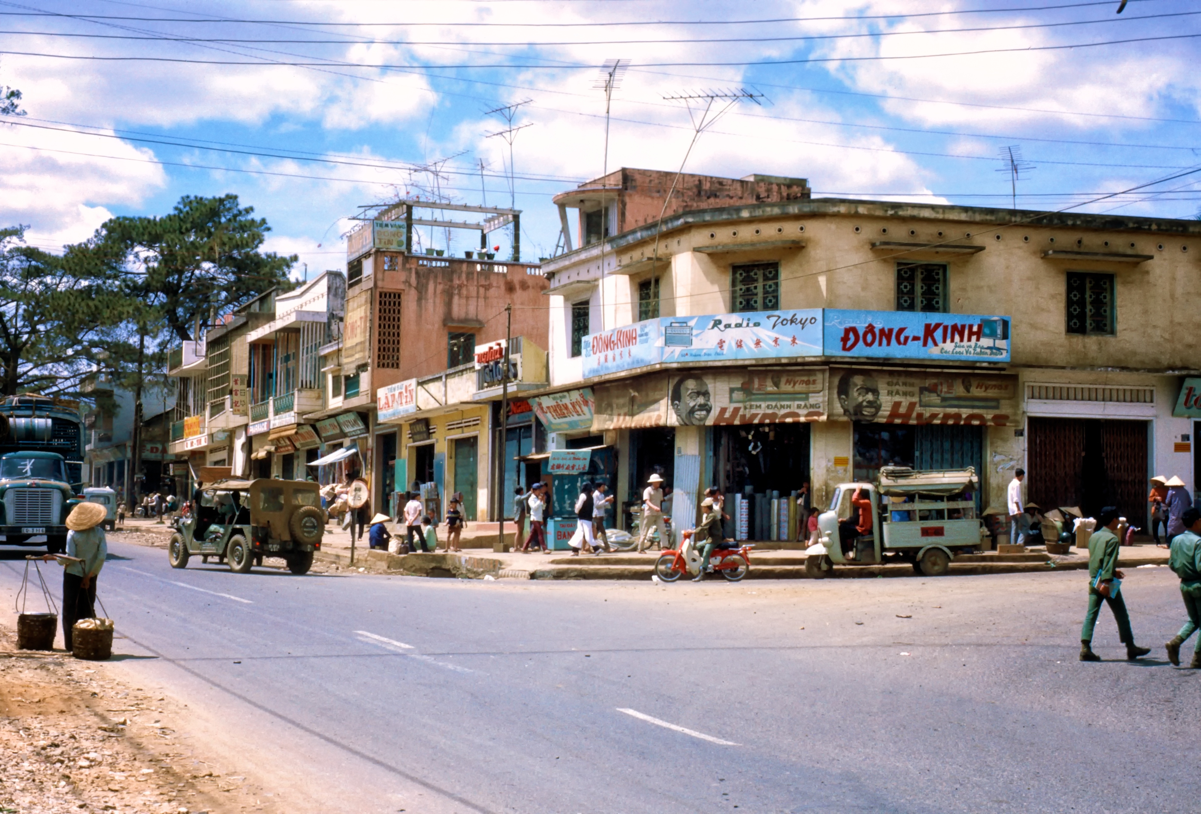 Gia Lai, Kon Tum năm 1970 đẹp nguyên sơ và ấn tượng trong loạt ảnh màu hiếm có gia lai kon tum nam 1970 dep nguyen so va an tuong trong loat anh mau hiem co