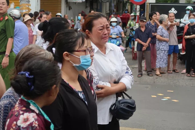 Tin tức trong ngày 29/5 mới nhất: Nước mắt rơi trong lễ tang nam sinh bị cây phượng đè tử vong tin tuc trong ngay 295 moi nhat dong nguoi tien dua nam sinh bi cay phuong de tu vong