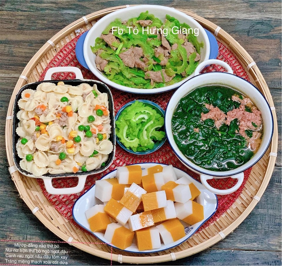 Món ngon dễ làm: Mướp đắng xào thịt bò, tráng miệng thạch xoài cốt dừa mon ngon de lam muop dang xao thit bo trang mieng thach xoai cot dua