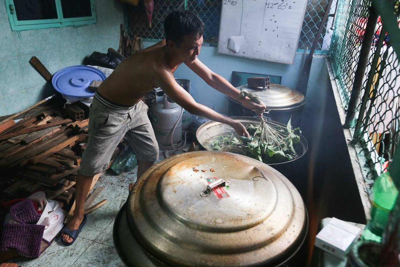 Xóm hơn 50 năm làm bánh ú lá tre ngày Tết Đoan Ngọ ở Sài Gòn xom hon 50 nam lam banh u la tre ngay tet doan ngo o sai gon