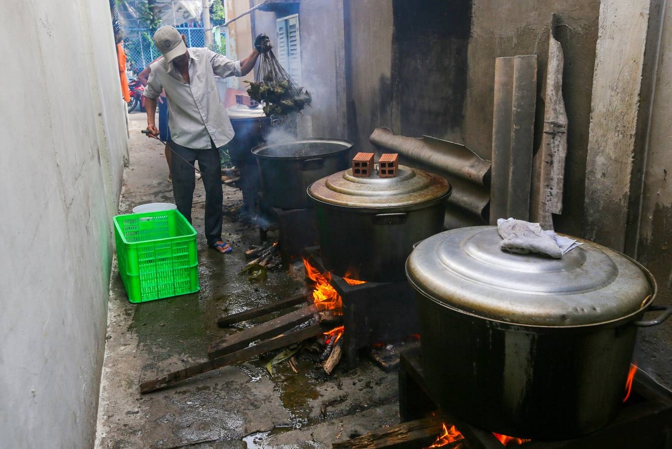 Xóm hơn 50 năm làm bánh ú lá tre ngày Tết Đoan Ngọ ở Sài Gòn xom hon 50 nam lam banh u la tre ngay tet doan ngo o sai gon