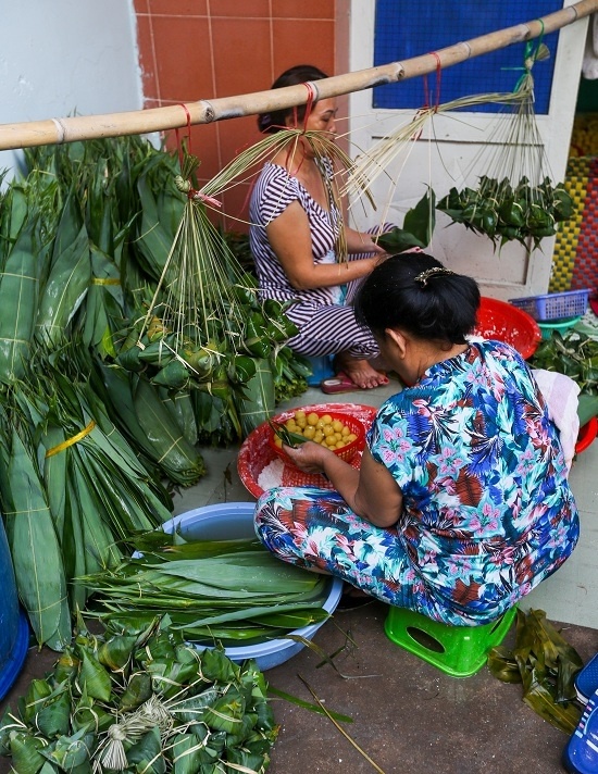 Xóm hơn 50 năm làm bánh ú lá tre ngày Tết Đoan Ngọ ở Sài Gòn xom hon 50 nam lam banh u la tre ngay tet doan ngo o sai gon