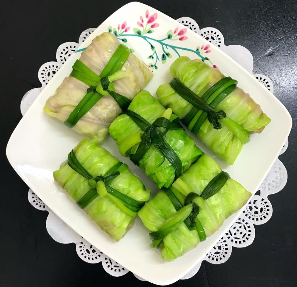 Món ngon dễ làm: Trứng cuộn thịt hấp ăn kèm rau bắp cải mon ngon de lam trung cuon thit hap an kem rau bap cai