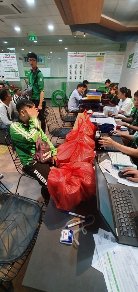 Danh tính cô gái “bùng hàng” để shipper khổ sở với 20 ly trà sữa trị giá 1,2 triệu đồng danh tinh co gai vang trong lang bung hang de shipper kho so voi 20 ly tra sua tri gia 12 trieu dong