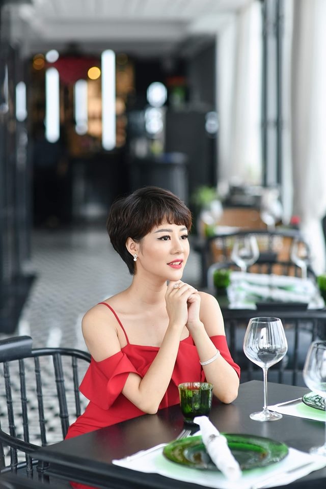Ngắm vườn hồng ngoại đẹp mê hồn của Uyên - "chị vợ pate" trong "Về nhà đi con" ngam vuon hong ngoai dep me hon cua uyen chi vo pate trong ve nha di con
