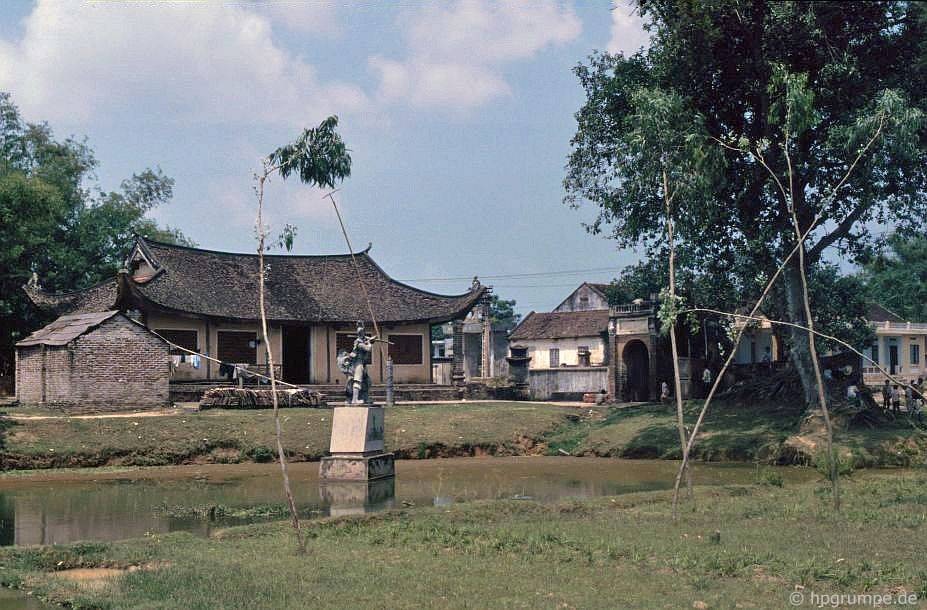 Thành Cổ Loa năm 1991 đẹp mộc mạc dưới ống kính nhiếp ảnh gia người Đức thanh co loa nam 1991 dep moc mac duoi ong kinh nhiep anh gia nguoi duc