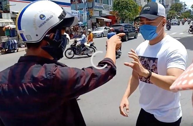 Lê Dương Bảo Lâm thanh minh không dàn dựng clip nhưng khán giả vẫn không tin le duong bao lam thanh minh nhung khan gia van khong tin