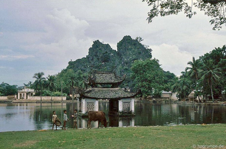hinh anh gay thuong nho ve chua thay nam 1991