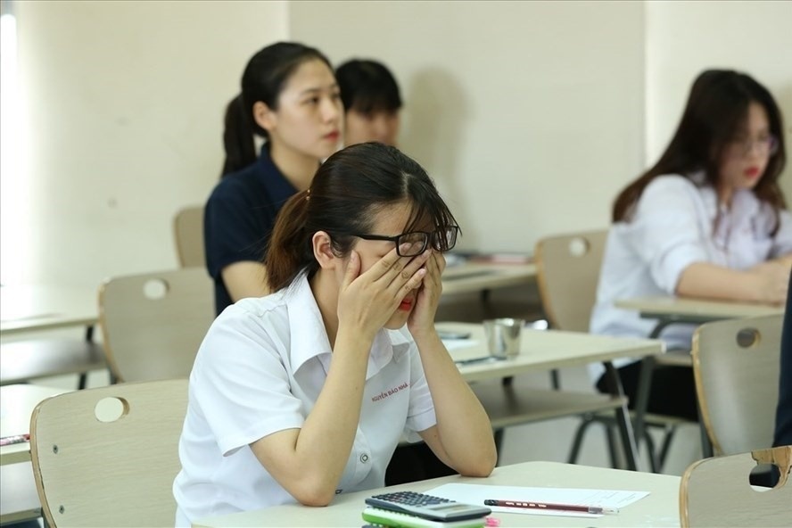Khoe điểm thi của con trên Facebook - bệnh thành tích của những bố mẹ “đáng thương” khoe diem thi cua con tren facebook benh thanh tich cua nhung bo me dang thuong