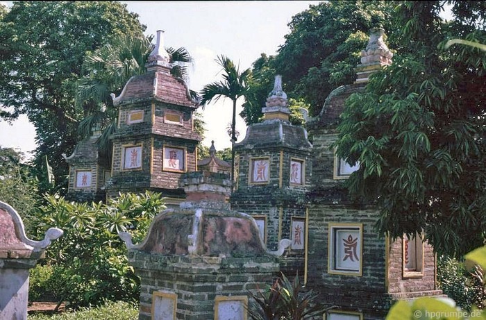 lang ngam ve dep moc cua chua tran quoc nam 1993
