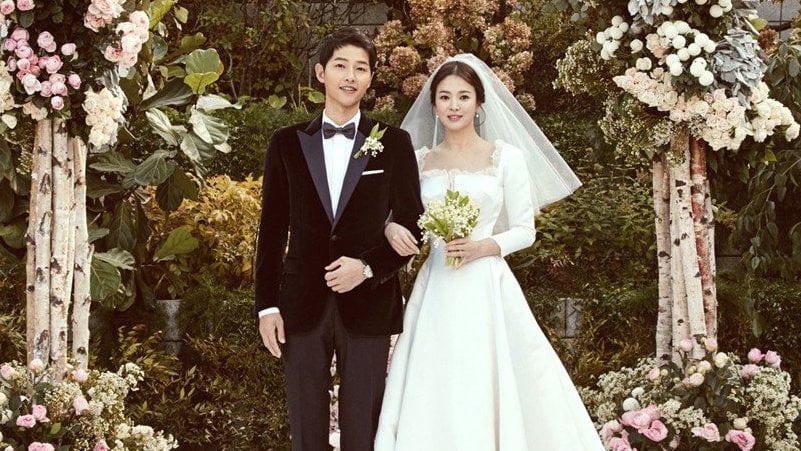 Song Joong Ki đệ đơn ly hôn Song Hye Kyo: Không có tình yêu vĩnh cửu, chỉ có những giây phút vĩnh cửu của tình yêu song joong ki de don ly hon song hye kyo khong co tinh yeu vinh cuu chi co nhung giay phut vinh cuu cua tinh yeu