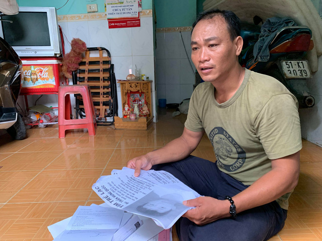 Người cha ở Sài Gòn ôm con khóc trong hạnh phúc sau hơn 4 tháng tìm kiếm mỏi mòn nguoi cha o sai gon om con khoc trong hanh phuc sau hon 4 thang tim kiem moi mon