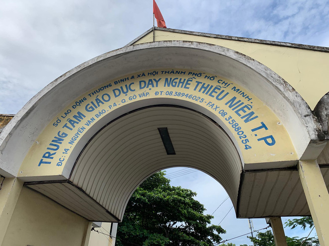 Người cha ở Sài Gòn ôm con khóc trong hạnh phúc sau hơn 4 tháng tìm kiếm mỏi mòn nguoi cha o sai gon om con khoc trong hanh phuc sau hon 4 thang tim kiem moi mon
