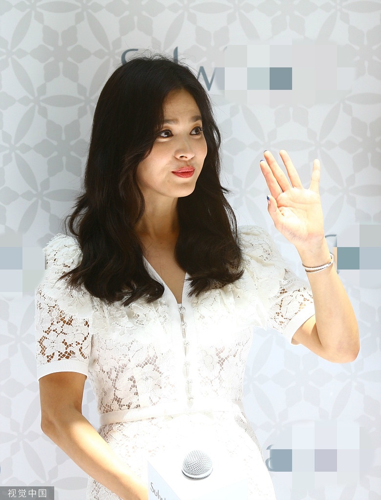 song hye kyo xuat hien lan dau sau lum xum ly hon voi song joong ki