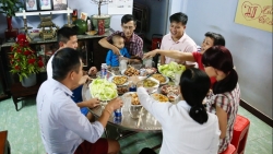 8 thoi xau cua nguoi viet thoi nay khien khach tay ngan ngam