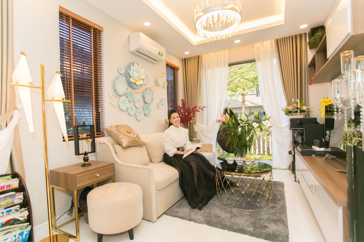 Bị mất trộm 5 tỷ đồng, ca sỹ Nhật Kim Anh giàu có cỡ nào? bi mat trom 5 ty dong ca sy nhat kim anh giau co co nao