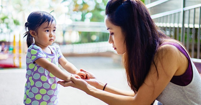 3 hình phạt bố mẹ thường xuyên áp dụng nhưng làm tổn thương con cả đời 3 hinh phat bo me thuong xuyen ap dung nhung lam ton thuong con ca doi