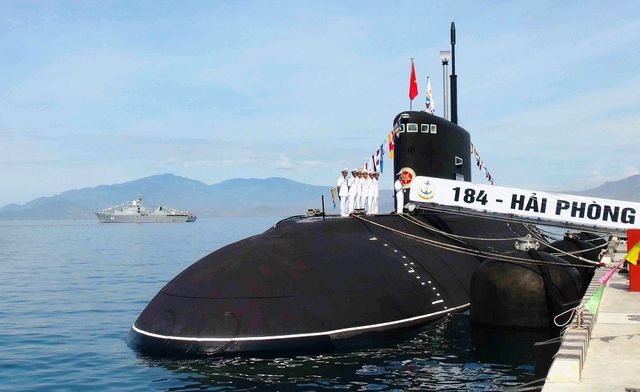 Đội tàu ngầm Kilo của Việt Nam: "Hố đen trong lòng đại dương" với khả năng tàng hình hoàn hảo doi tau ngam kilo cua viet nam ho den trong long dai duong voi kha nang tang hinh hoan hao