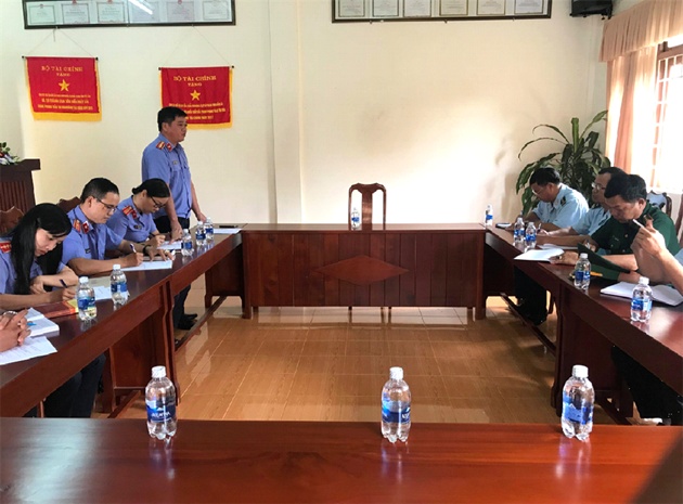 Kiểm sát việc tuân theo pháp luật tại Chi cục hải quan và đồn biên phòng cửa khẩu kiem sat viec tuan theo phap luat tai chi cuc hai quan va don bien phong cua khau