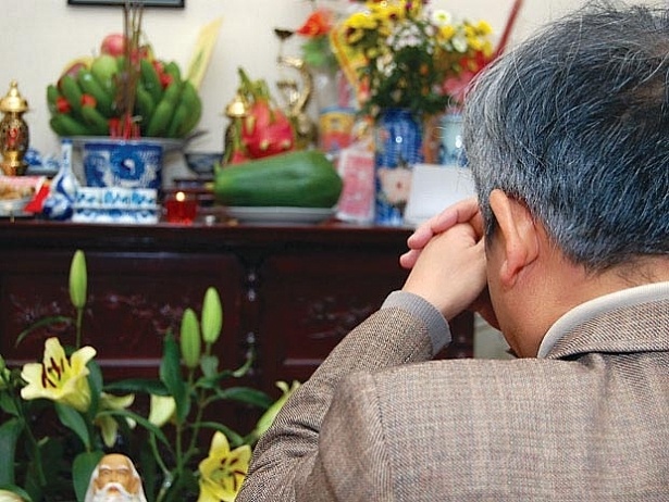 bai cung ram thang 7 trong nha va ngoai troi theo van khan co truyen viet nam