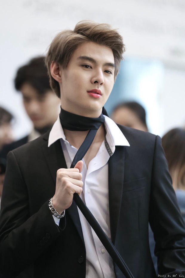 Dàn diễn viên toàn mỹ nam, mỹ nữ đa tài của phim "Chiếc lá cuốn bay" dan dien vien toan my nam my nu da tai cua phim chiec la cuon bay