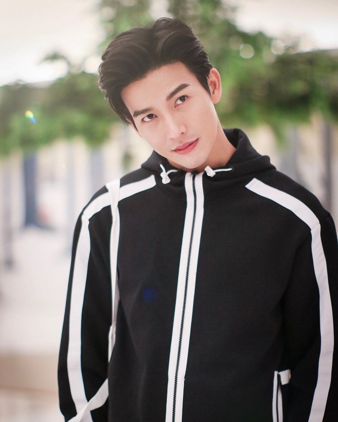 Dàn diễn viên toàn mỹ nam, mỹ nữ đa tài của phim "Chiếc lá cuốn bay" dan dien vien toan my nam my nu da tai cua phim chiec la cuon bay