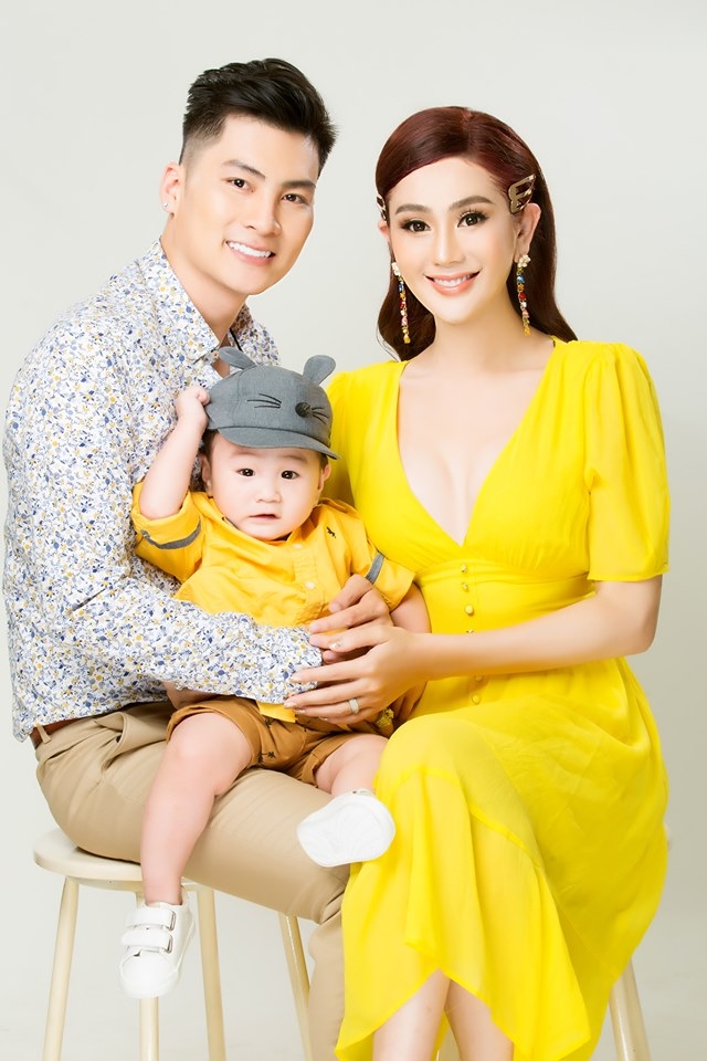 Lộ diện hình ảnh con trai của nữ hoàng chuyển giới Lâm Khánh Chi lo dien hinh anh con trai cua nu hoang chuyen gioi lam khanh chi