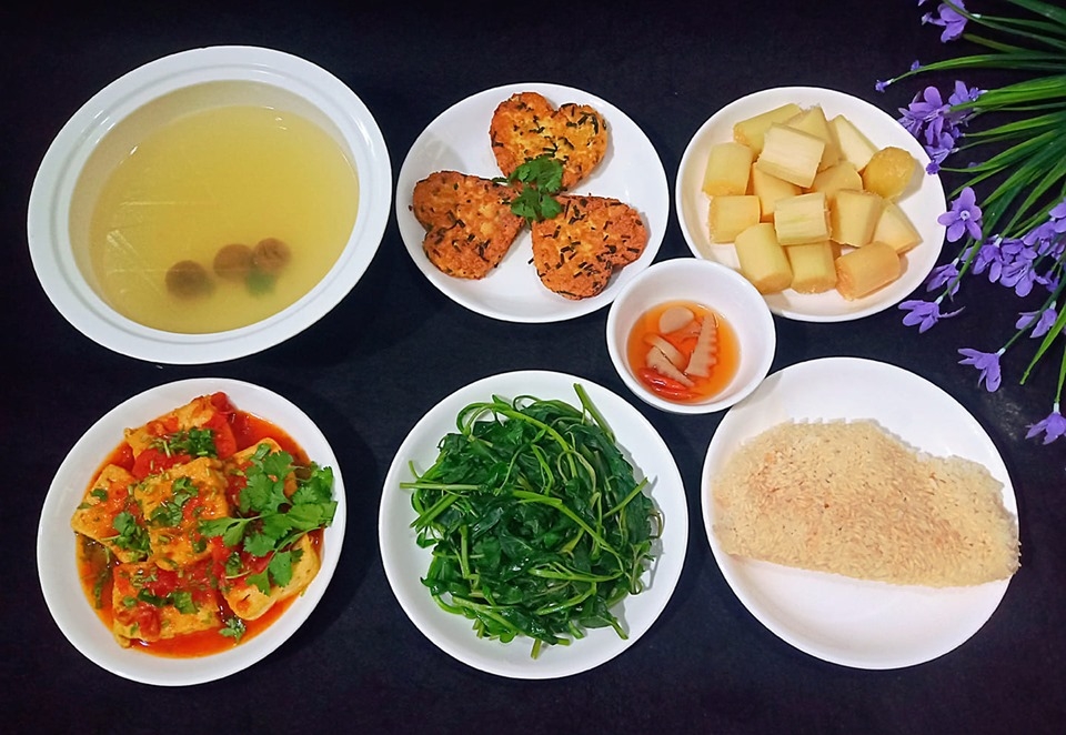 chi chi 15 nghin mot bua an vo chong tre som co 300 trieu tien tiet kiem
