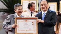 dem nhac thanh lap quy hoc bong nguyen van thuong mon qua cho cac hoc sinh ngheo tai nang vuot kho
