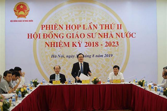 bo truong bo gddt yeu cau ra soat ky ho so 556 ung vien xet giao su pho giao su nam 2019