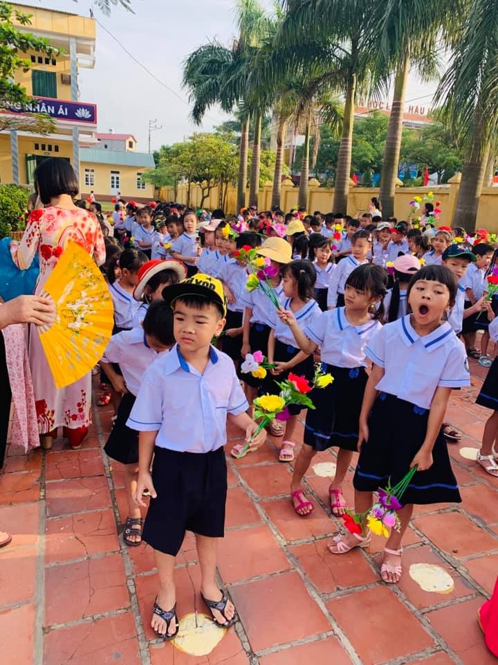 Chào năm học mới với loạt ảnh đáng yêu từ học sinh tiểu học chao nam hoc moi voi loat anh dang yeu tu hoc sinh tieu hoc