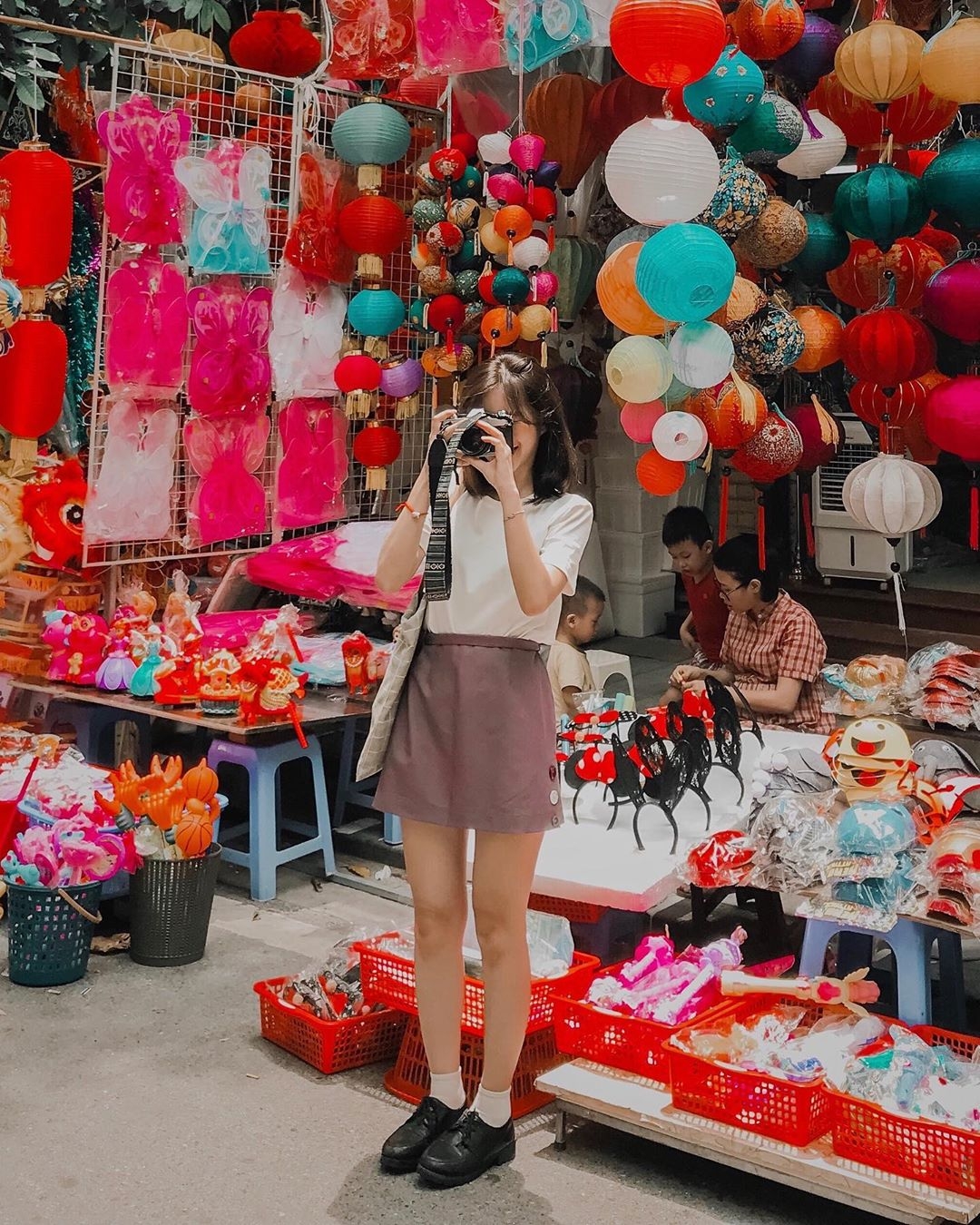 Phố Hàng Mã mùa Trung thu: Cấm chụp ảnh, nếu chụp trả phí 50 nghìn pho hang ma mua trung thu cam chup anh neu chup tra phi 50 nghin