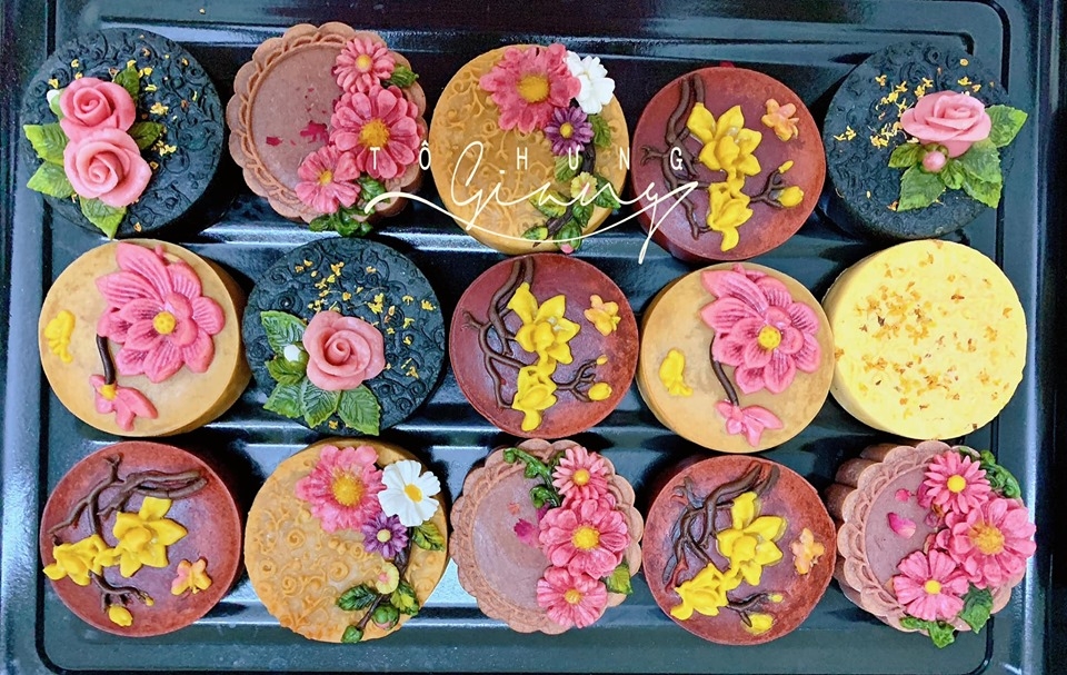 Trung thu đến sớm với mẻ bánh hoa nổi từ food blogger Tô Hưng Giang trung thu den som voi me banh hoa noi tu food blogger to hung giang