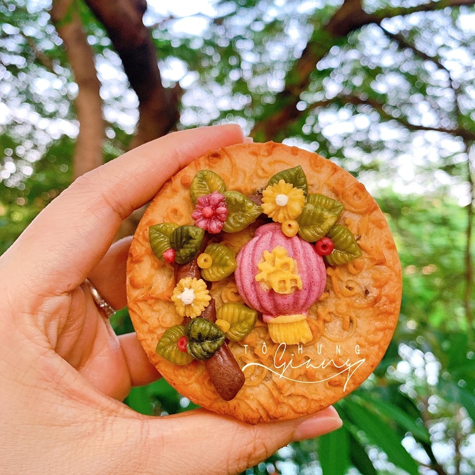 Trung thu đến sớm với mẻ bánh hoa nổi từ food blogger Tô Hưng Giang trung thu den som voi me banh hoa noi tu food blogger to hung giang