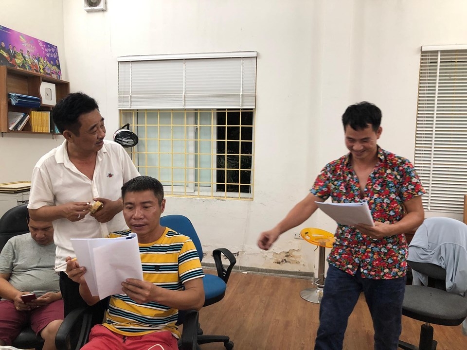 Dàn sao "Táo quân" quy tụ trong phòng tập gây tò mò với nhiều khán giả dan sao tao quan quy tu trong phong tap gay to mo voi nhieu khan gia