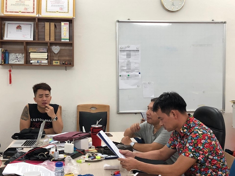 Dàn sao "Táo quân" quy tụ trong phòng tập gây tò mò với nhiều khán giả dan sao tao quan quy tu trong phong tap gay to mo voi nhieu khan gia