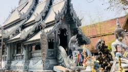 song gio hoang gia thai lan quoc vuong lai sa thai nhieu quan chuc