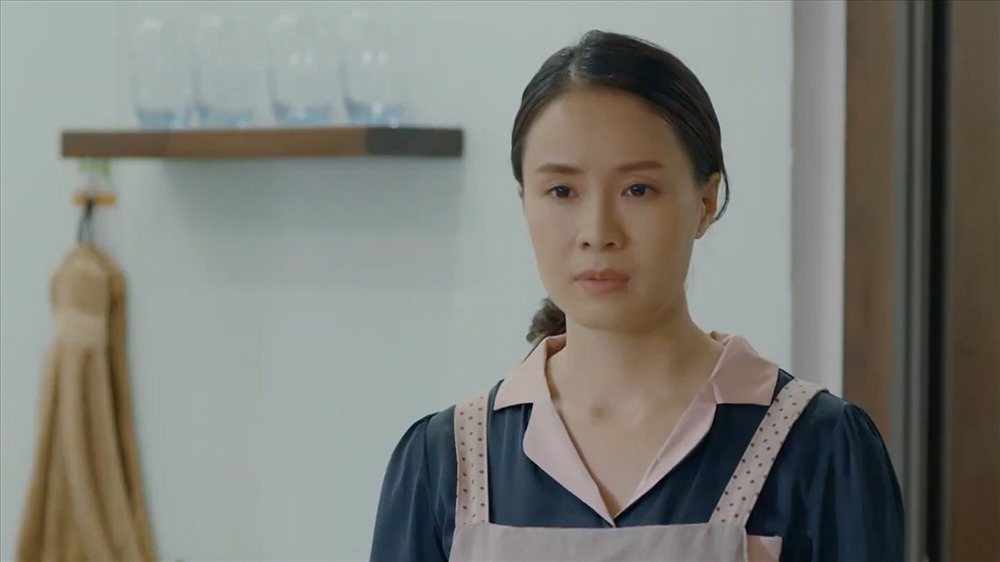 Từ Khuê 'Hoa hồng trên ngực trái', phụ nữ hy sinh sẽ không bao giờ được hạnh phúc tu khue hoa hong tren nguc trai phu nu hy sinh se khong bao gio duoc hanh phuc