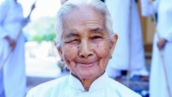 theo trend vietnamnow ngam to quoc dep trang le trong khung hinh cua the he x