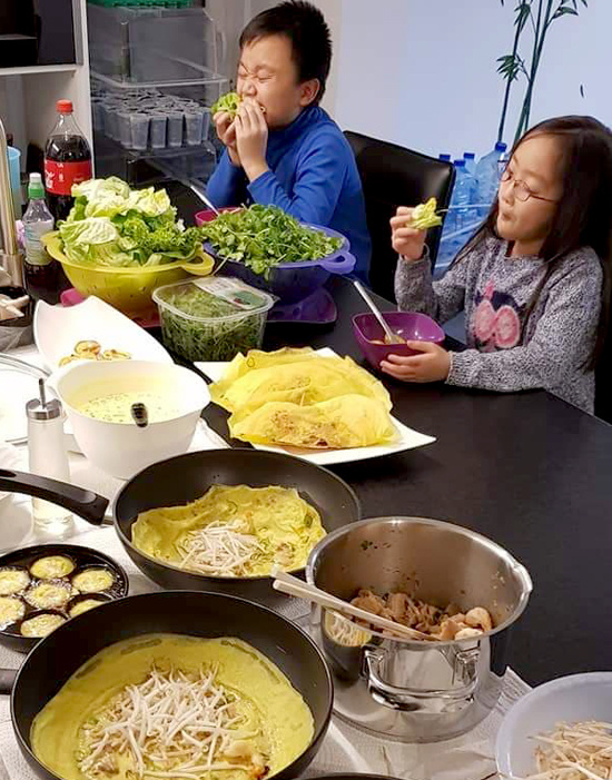 Gia đình Việt làm "vườn - ao - chuồng " tại Đức gia dinh viet lam vuon ao chuong tai duc