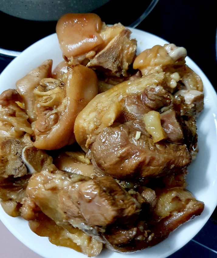 Cách nấu chân giò hầm coca ăn cùng cơm nóng ngày thu se lạnh cach nau chan gio ham coca an cung com nong ngay thu se lanh