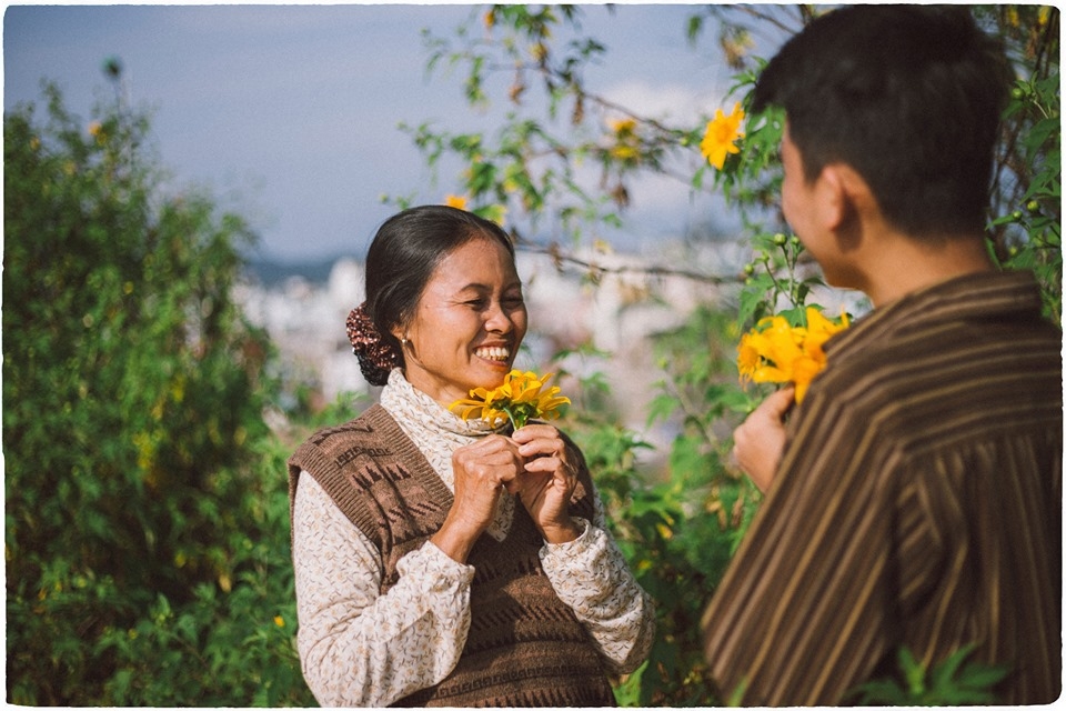 Bộ ảnh "Chuyến đi thanh xuân cùng mẹ" gây xúc động vì tình mẫu tử thiêng liêng bo anh chuyen di thanh xuan cung me gay xuc dong vi tinh mau tu thieng lieng