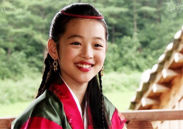 Sulli: Từ nữ thần tượng nổi tiếng thế giới đến hình ảnh nổi loạn những năm tháng cuối đời sulli tu nu than tuong noi tieng the gioi den hinh anh noi loan nhung nam thang cuoi doi