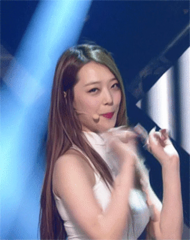 Sulli: Từ nữ thần tượng nổi tiếng thế giới đến hình ảnh nổi loạn những năm tháng cuối đời sulli tu nu than tuong noi tieng the gioi den hinh anh noi loan nhung nam thang cuoi doi