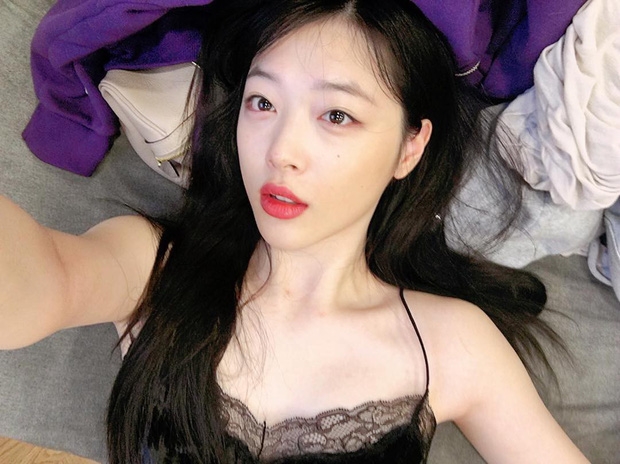 Sulli: Từ nữ thần tượng nổi tiếng thế giới đến hình ảnh nổi loạn những năm tháng cuối đời sulli tu nu than tuong noi tieng the gioi den hinh anh noi loan nhung nam thang cuoi doi